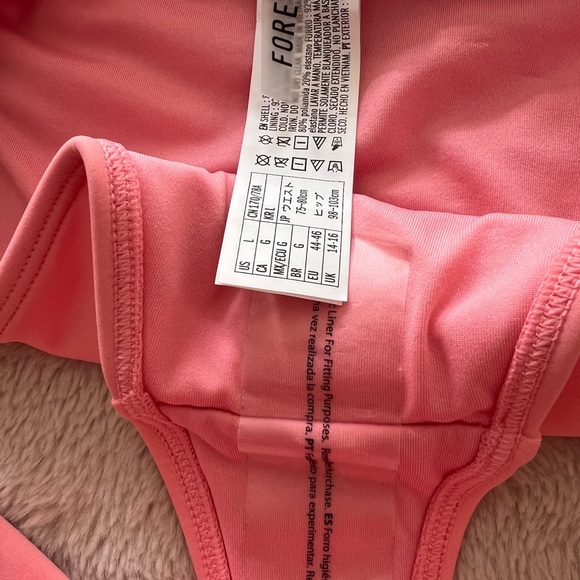 Bikini - Picture 6 of 6